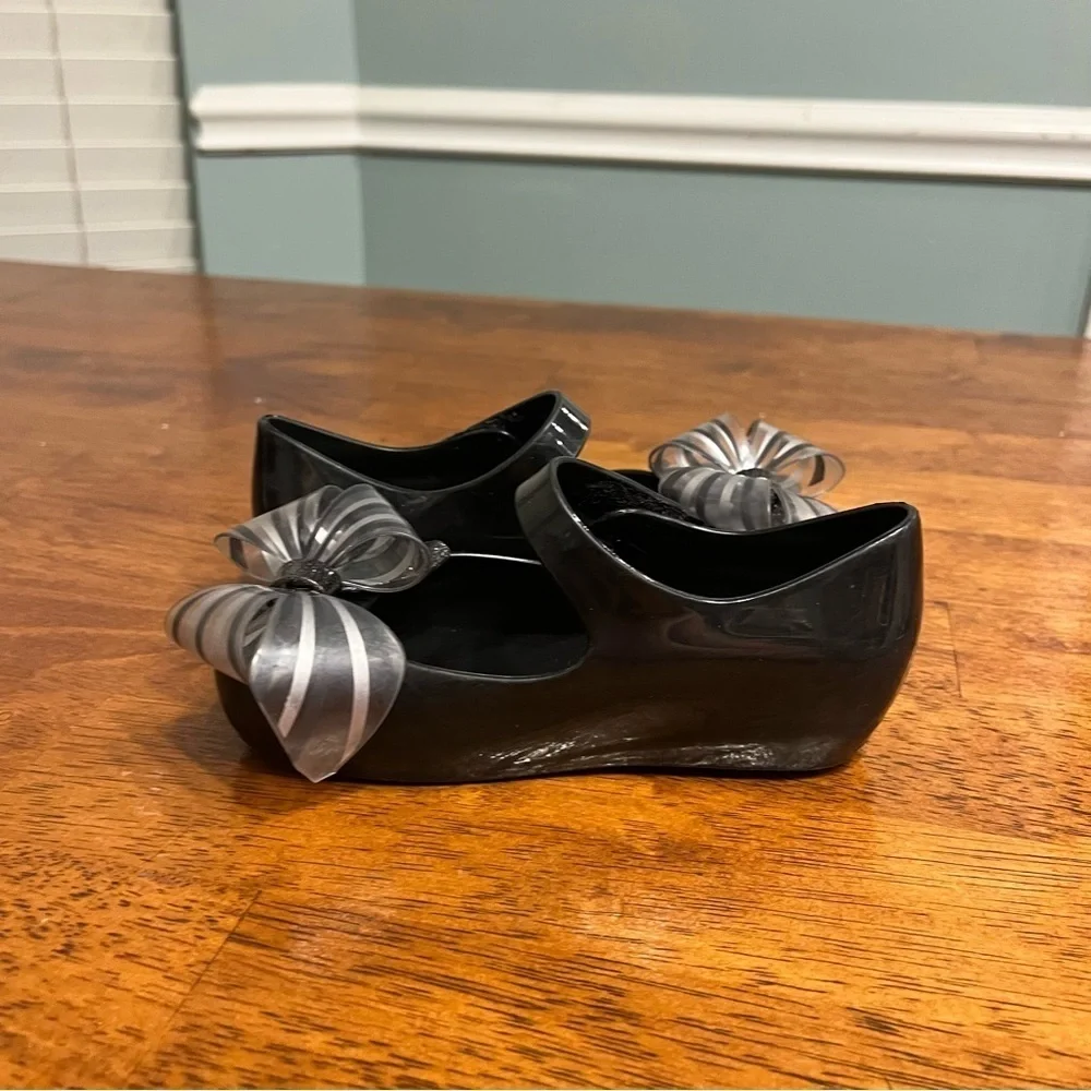 Black Bow Mini Melissa girls mary Jane shoes size 9